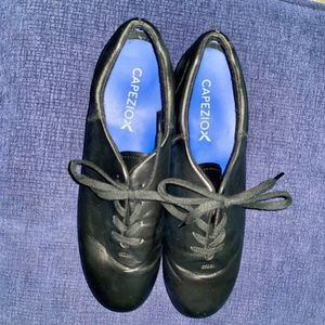 Capezio Women's size 11 M  Leather Tap Dance Shoes - Like new